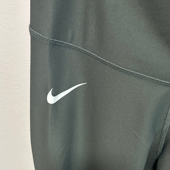 Nike Dri-FIT Dark Gray Leggings with Seahawks Logo - Picture 4 of 8